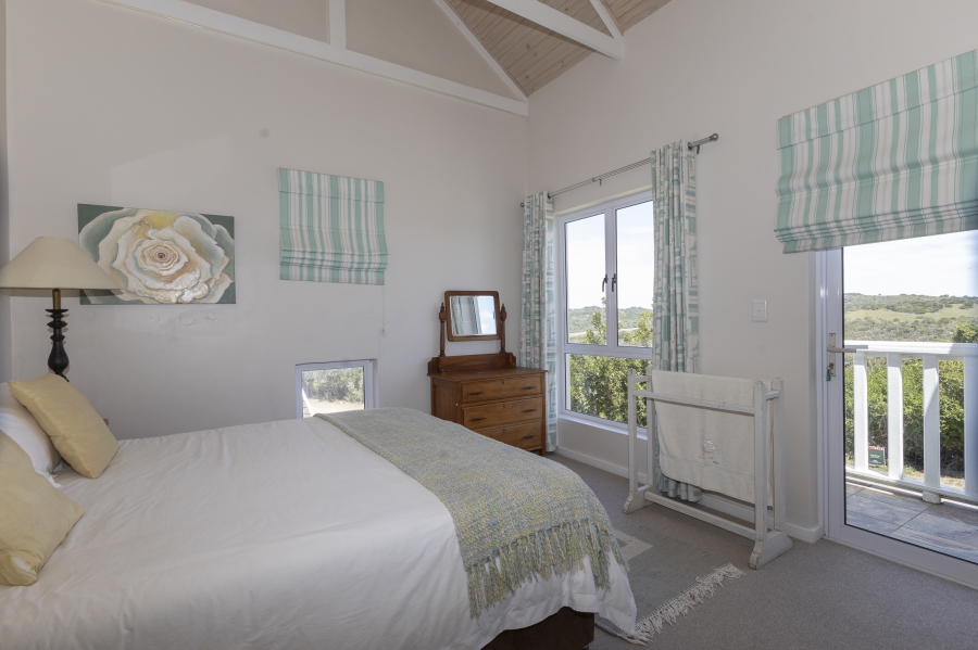 5 Bedroom Property for Sale in Kleinemonde Eastern Cape